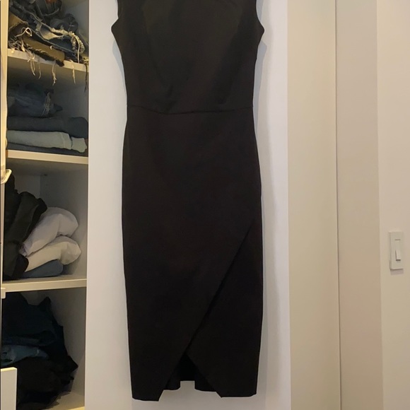 Form fitting mid length dress - Picture 2 of 5